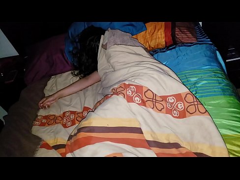 ❤️ Stepson berači svojo mlado mačeho, medtem ko ona spi. ❤❌  Seks na sl.muitohentai.ru ❌