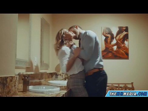 ❤️ Ko vas prsata blondinka zapelje na javnem stranišču ❤❌  Seks na sl.muitohentai.ru ❌